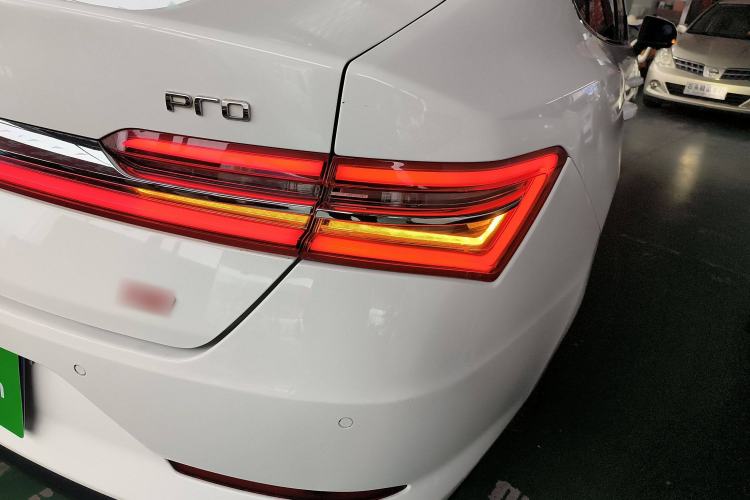 Used BYD Qin Pro 2018 1.5TI Automatic Smart Connect Luxury Edition Right Rear Taillight