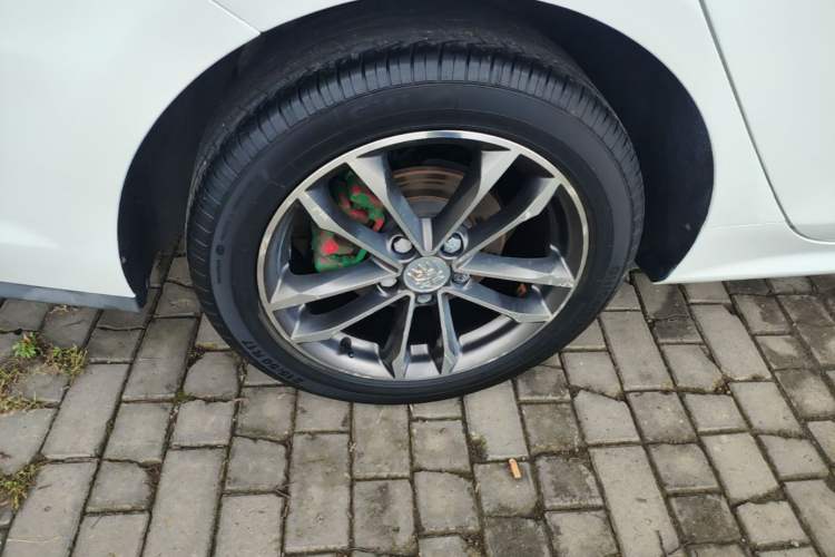 Used BYD Qin Pro 2018 1.5TI Automatic Smart Connect Luxury Edition Right Rear Wheel Hub