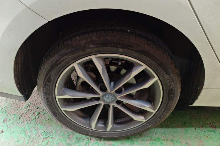Used BYD Qin Pro 2018 1.5TI Automatic Smart Connect Luxury Edition Right Rear Wheel Hub