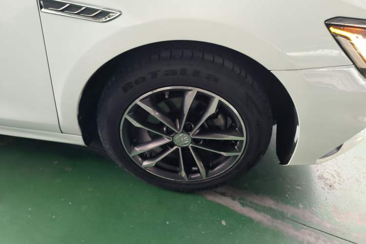 Used BYD Qin Pro 2018 1.5TI Automatic Smart Connect Luxury Edition Right Rear Wheel Hub