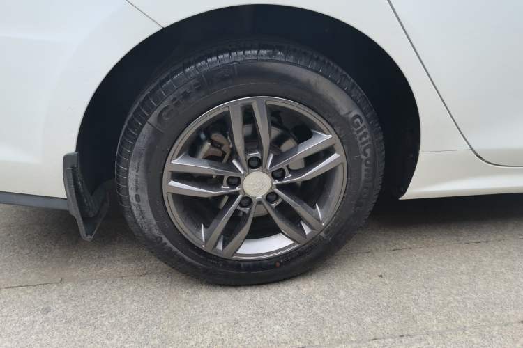 Used BYD Qin Pro 2018 1.5TI Automatic Smart Connect Fendong Model Right Rear Wheel Hub