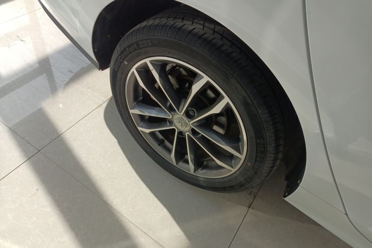Used BYD Qin Pro 2018 1.5TI Automatic Smart Connect Luxury Edition Right Rear Wheel Hub