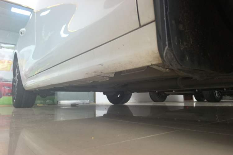 Used BYD Qin Pro 2018 1.5TI Automatic Smart Connect Luxury Edition Right Side Sill
