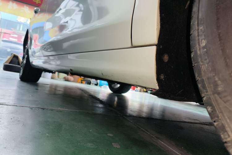 Used BYD Qin Pro 2018 1.5TI Automatic Smart Connect Luxury Edition Right Side Sill