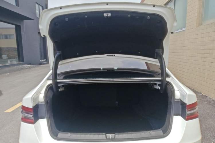 Used BYD Qin Pro 2018 1.5TI Automatic Smart Connect FENGSHANG Model Trunk