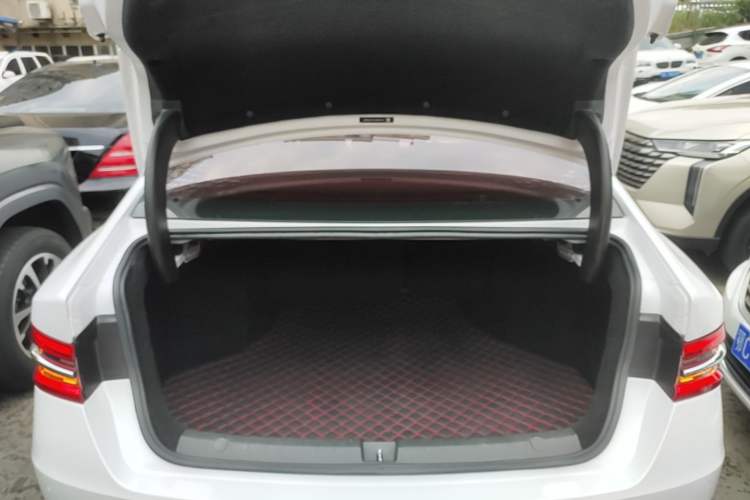 Used BYD Qin Pro 2018 1.5TI Automatic Smart Connect Luxe Model Trunk