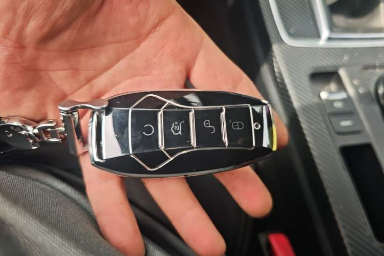 Used BYD Qin Pro 2018 1.5TI Automatic Smart Connect Luxe Model Vehicle Key