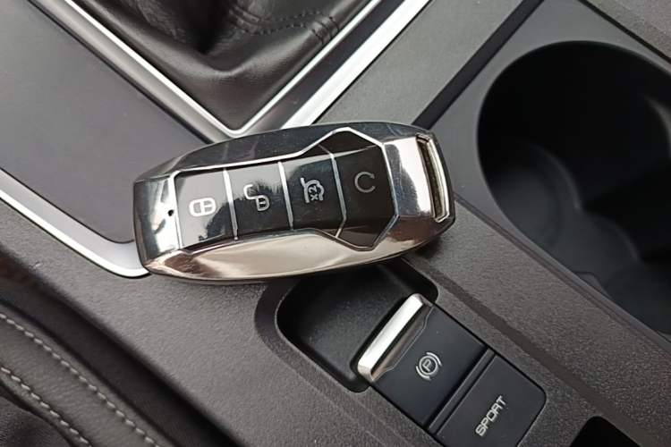 Used BYD Qin Pro 2018 1.5TI Automatic Smart Connect Fendong Model Vehicle Key