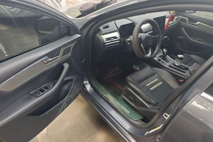 Used BYD Qin Pro 2019 Super Edition 1.5TI Automatic Smart Connect Enjoyment Model China VI Standard Driver Seat