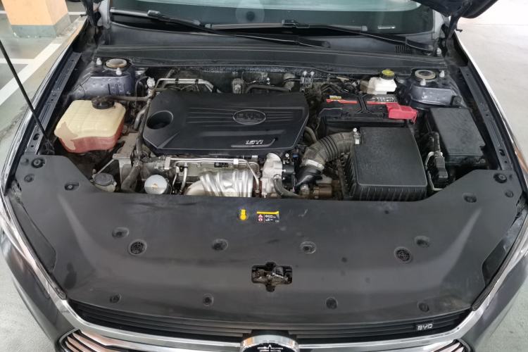 Used BYD Qin Pro 2019 Super Edition 1.5TI Automatic Smart Connect FENGSHANG Model China VI Standard Engine Bay