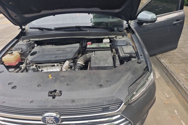 Used BYD Qin Pro 2019 Super Edition 1.5TI Automatic Smart Connect Enjoyment Model China VI Standard Engine Bay Left