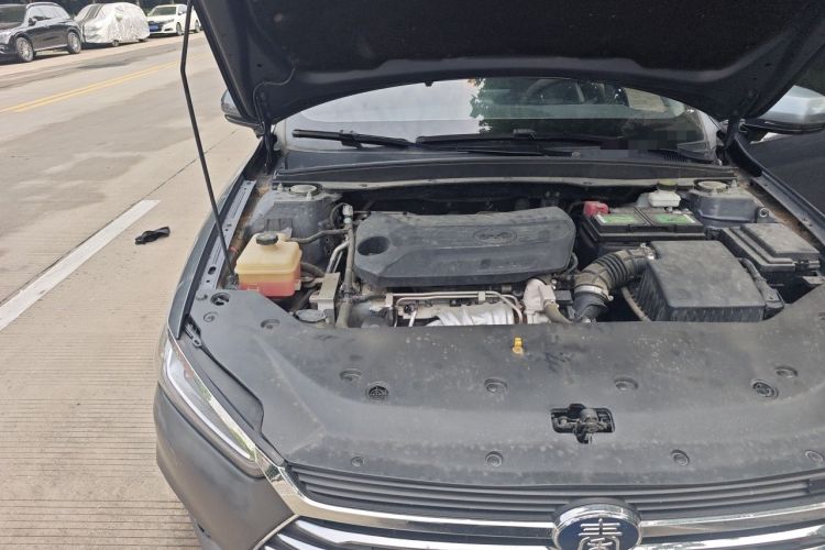 Used BYD Qin Pro 2019 Super Edition 1.5TI Automatic Smart Connect Enjoyment Model China VI Standard Engine Bay Right