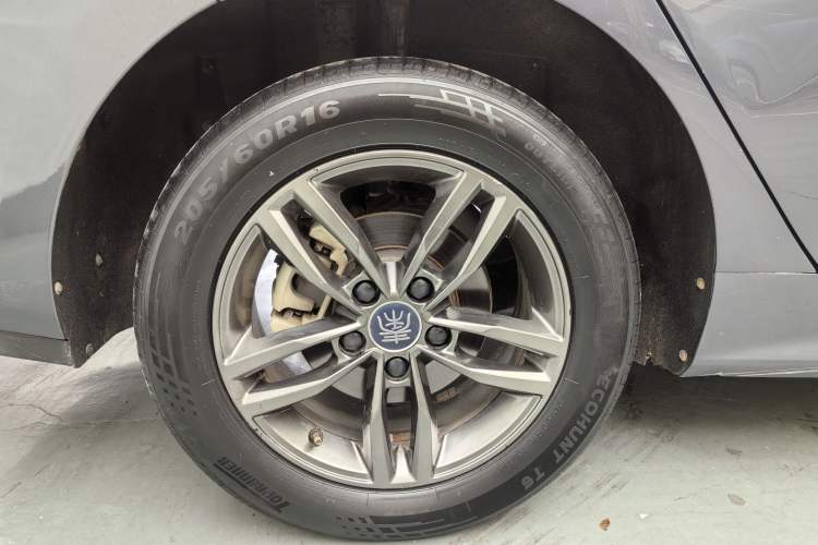Used BYD Qin Pro 2019 Super Edition 1.5TI Automatic Smart Connect FENGSHANG Model China VI Standard Exterior 6