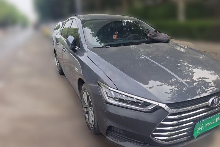 Used BYD Qin Pro 2019 Super Edition 1.5TI Automatic Smart Connect Enjoyment Model China VI Standard Front Right 45 Deg