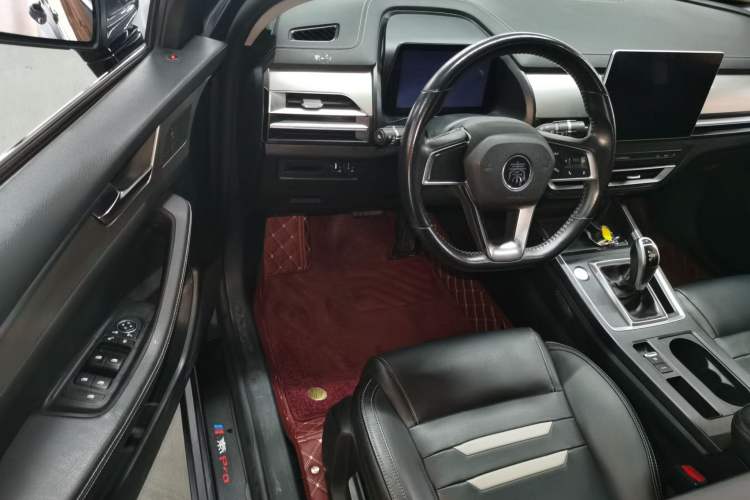 Used BYD Qin Pro 2019 Super Edition 1.5TI Automatic Smart Connect FENGSHANG Model China VI Standard Interior 3
