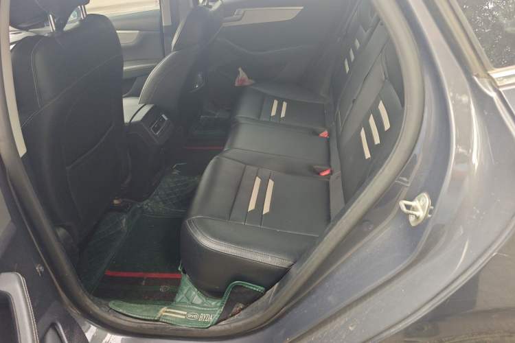 Used BYD Qin Pro 2019 Super Edition 1.5TI Automatic Smart Connect Enjoyment Model China VI Standard Left Rear Seat