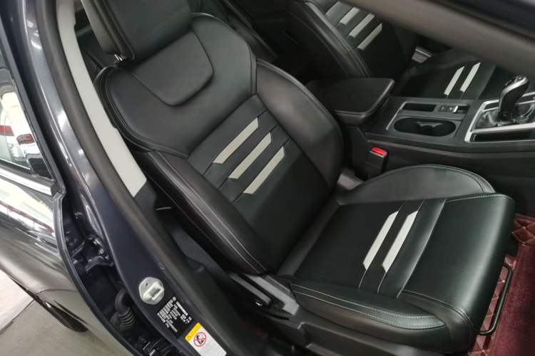 Used BYD Qin Pro 2019 Super Edition 1.5TI Automatic Smart Connect FENGSHANG Model China VI Standard Right Front Seat