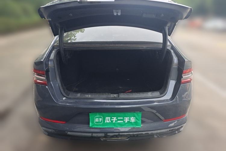 Used BYD Qin Pro 2019 Super Edition 1.5TI Automatic Smart Connect Enjoyment Model China VI Standard Trunk