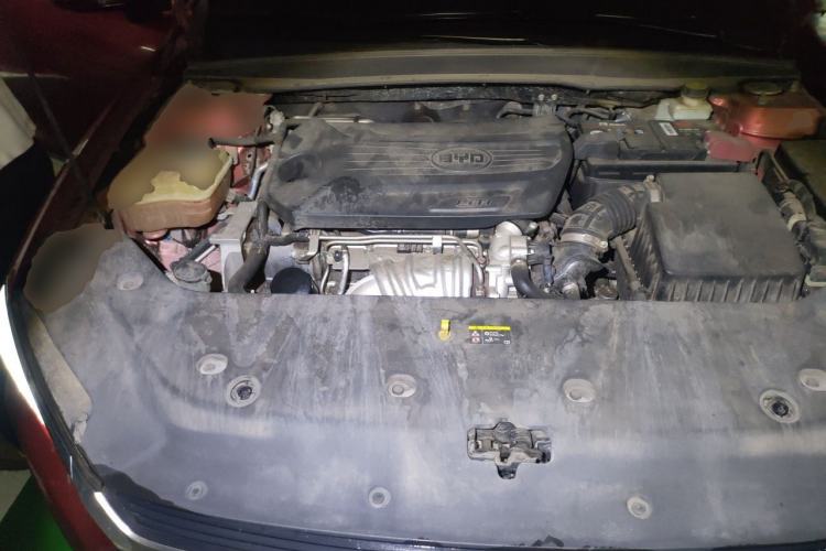 Used BYD Qin Pro 2019 Super Edition 1.5TI Manual Smart Connect Powerful Model China VI Standard Engine Bay