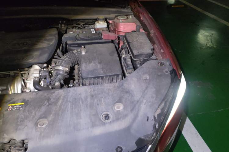 Used BYD Qin Pro 2019 Super Edition 1.5TI Manual Smart Connect Powerful Model China VI Standard Engine Bay Left