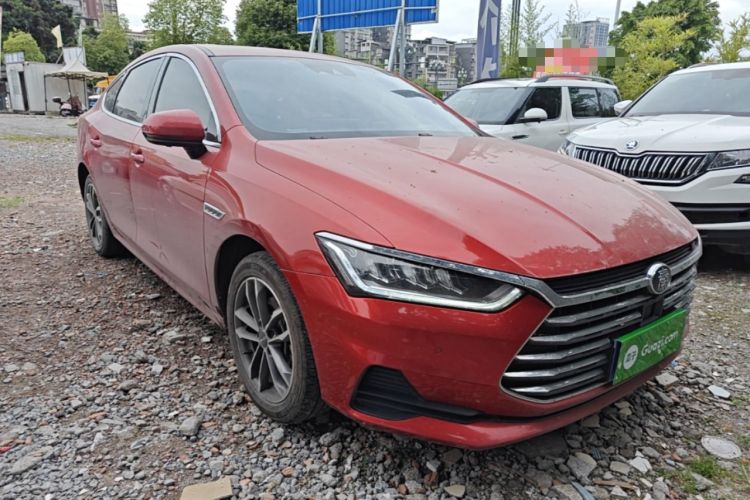 Used BYD Qin Pro 2019 Super Edition 1.5TI Automatic Smart Connect Brilliance Model China VI Standard Front Right 45 Deg