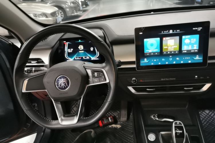 Used BYD Qin Pro 2019 Super Edition 1.5TI Automatic Smart Connect FENGSHANG Model China VI Standard Center Console