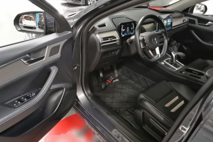 Used BYD Qin Pro 2019 Super Edition 1.5TI Automatic Smart Connect FENGSHANG Model China VI Standard Driver Seat