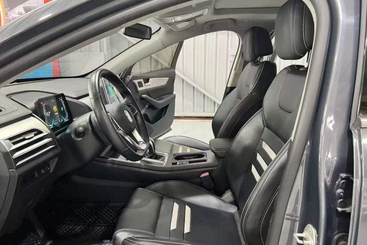 Used BYD Qin Pro 2019 Super Edition 1.5TI Automatic Smart Connect FENGSHANG Model China VI Standard Interior 4