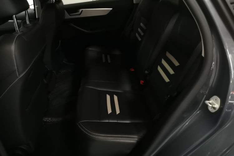 Used BYD Qin Pro 2019 Super Edition 1.5TI Automatic Smart Connect FENGSHANG Model China VI Standard Left Rear Seat