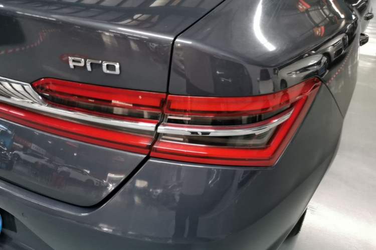 Used BYD Qin Pro 2019 Super Edition 1.5TI Automatic Smart Connect FENGSHANG Model China VI Standard Right Rear Taillight