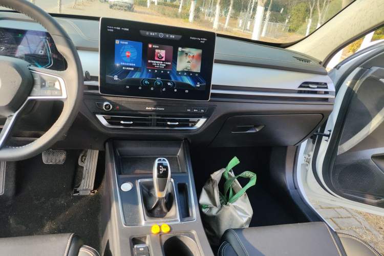 Used BYD Qin Pro 2019 Super Edition 1.5TI Automatic Smart Connect Brilliance Model China VI Standard Audio And AC Panel