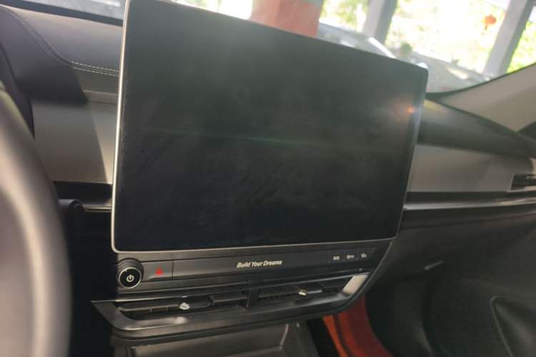 Used BYD Qin Pro 2019 Super Edition 1.5TI Automatic Smart Connect Flagship Model China V Standard Audio And AC Panel