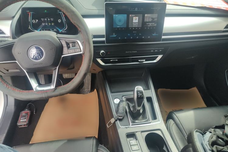 Used BYD Qin Pro 2019 Super Edition 1.5TI Automatic Smart Connect FENGSHANG Model China VI Standard Center Console