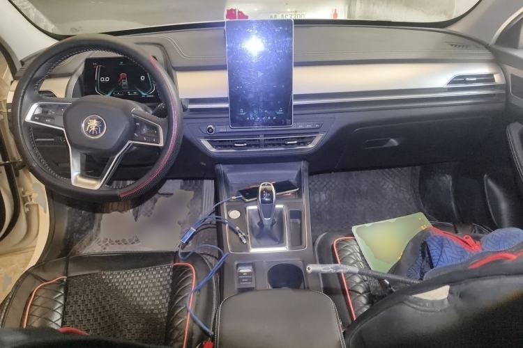Used BYD Qin Pro 2019 Super Edition 1.5TI Automatic Smart Connect Dynamic Model China VI Standard Center Console