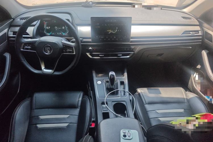 Used BYD Qin Pro 2019 Super Edition 1.5TI Automatic Smart Connect Dynamic Model China VI Standard Center Console
