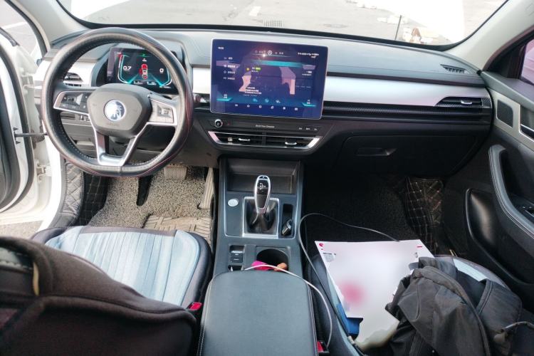 Used BYD Qin Pro 2019 Super Edition 1.5TI Automatic Smart Connect Enjoyment Model China VI Standard Center Console