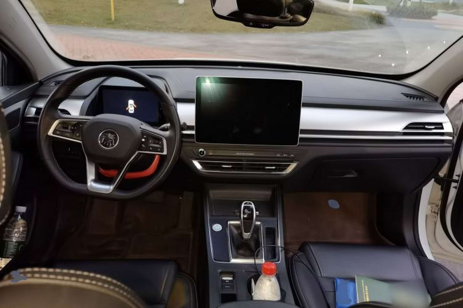 Used BYD Qin Pro 2019 Super Edition 1.5TI Automatic Smart Connect Brilliance Model China VI Standard Center Console