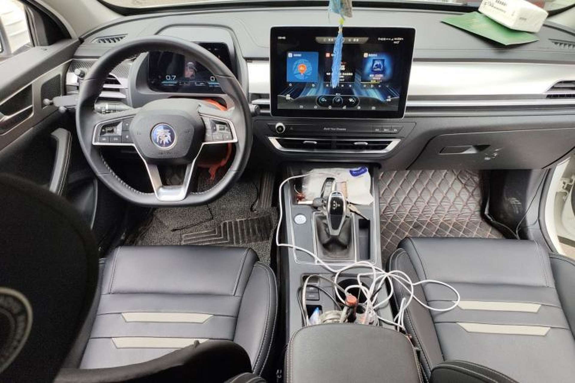 Used BYD Qin Pro 2019 Super Edition 1.5TI Automatic Smart Connect Enjoyment Model China VI Standard Center Console