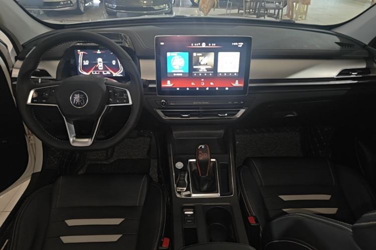 Used BYD Qin Pro 2019 Super Edition 1.5TI Automatic Smart Connect FENGSHANG Model China V Standard Center Console