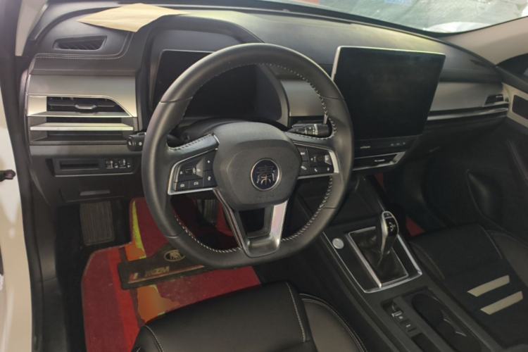 Used BYD Qin Pro 2019 Super Edition 1.5TI Automatic Smart Connect Flagship Model China V Standard Center Console