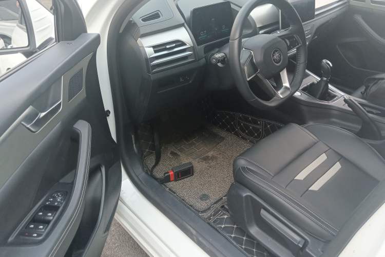 Used BYD Qin Pro 2019 Super Edition 1.5TI Manual Smart Connect Fierce Model China V Standard Driver Seat