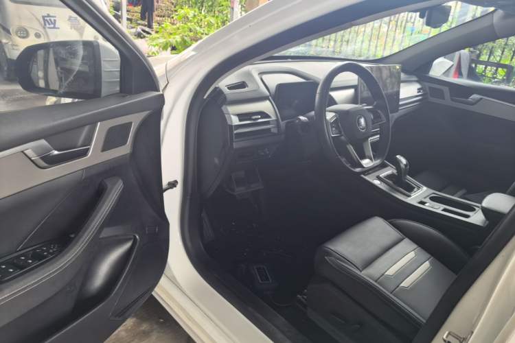 Used BYD Qin Pro 2019 Super Edition 1.5TI Automatic Smart Connect Enjoyment Model China VI Standard Driver Seat