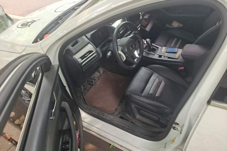 Used BYD Qin Pro 2019 Super Edition 1.5TI Automatic Smart Connect Dynamic Model China VI Standard Driver Seat