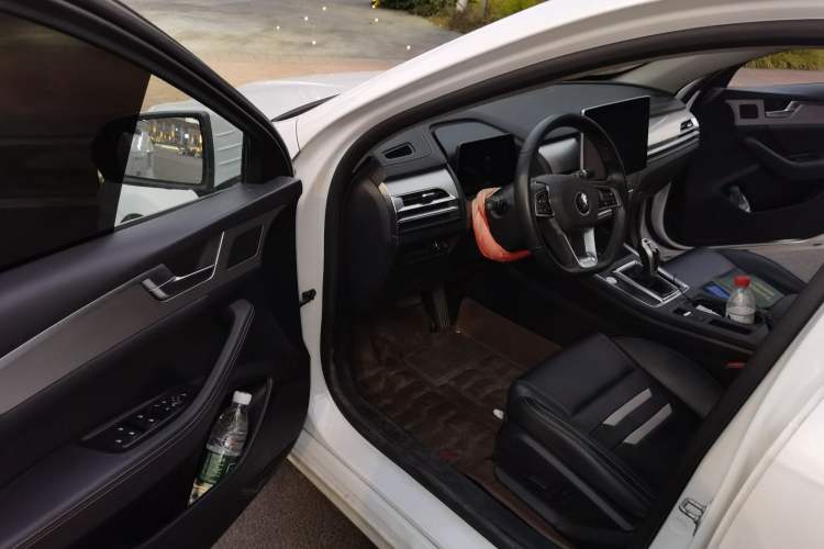 Used BYD Qin Pro 2019 Super Edition 1.5TI Automatic Smart Connect Brilliance Model China VI Standard Driver Seat