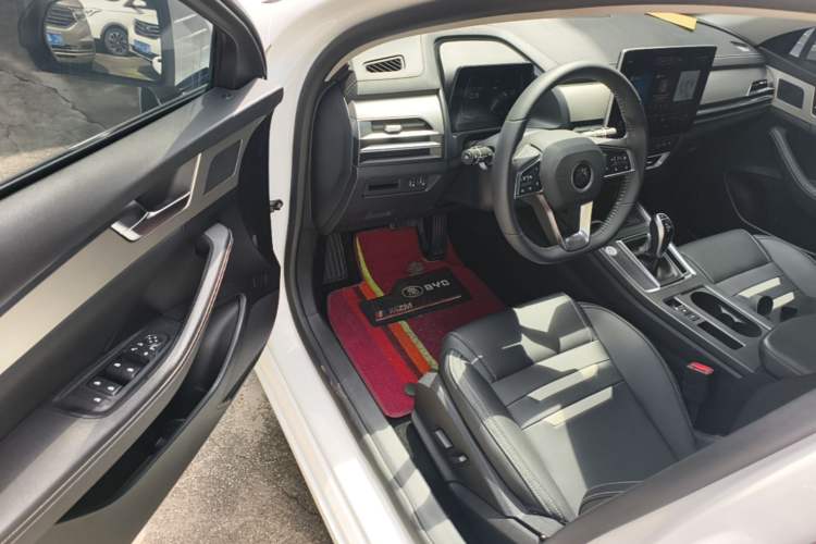 Used BYD Qin Pro 2019 Super Edition 1.5TI Automatic Smart Connect Flagship Model China V Standard Driver Seat