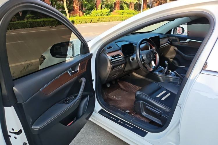 Used BYD Qin Pro 2019 Super Edition 1.5TI Manual Smart Connect Powerful Model China VI Standard Driver Seat