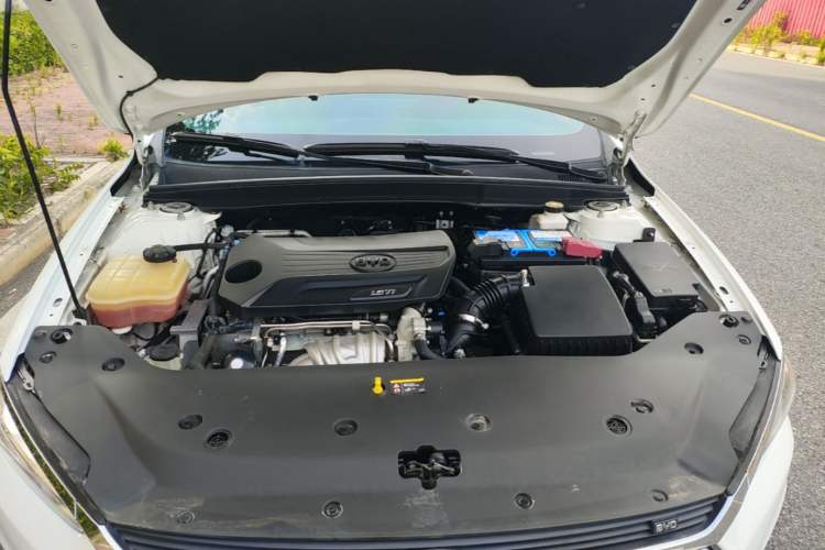 Used BYD Qin Pro 2019 Super Edition 1.5TI Automatic Smart Connect FENGSHANG Model China VI Standard Engine Bay