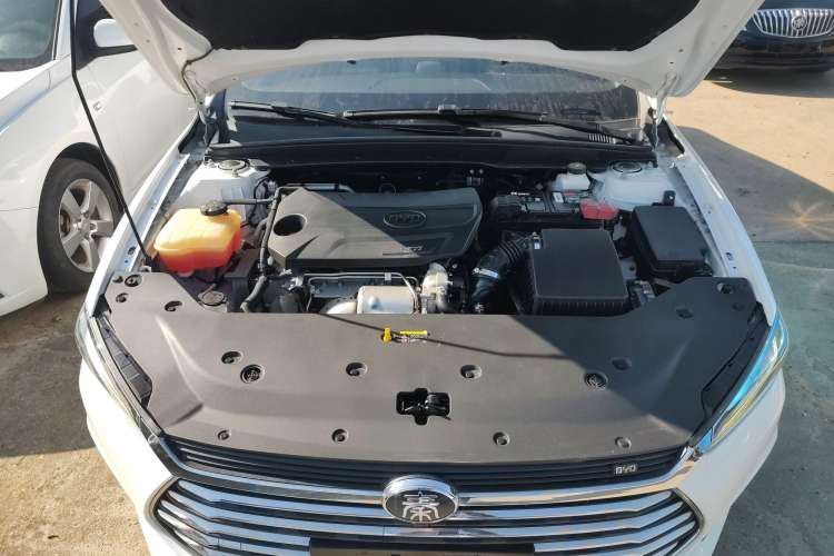 Used BYD Qin Pro 2019 Super Edition 1.5TI Manual Smart Connect Fierce Model China V Standard Engine Bay