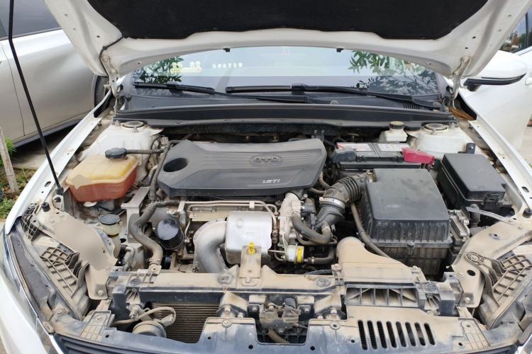 Used BYD Qin Pro 2019 Super Edition 1.5TI Manual Smart Connect Fierce Model China V Standard Engine Bay