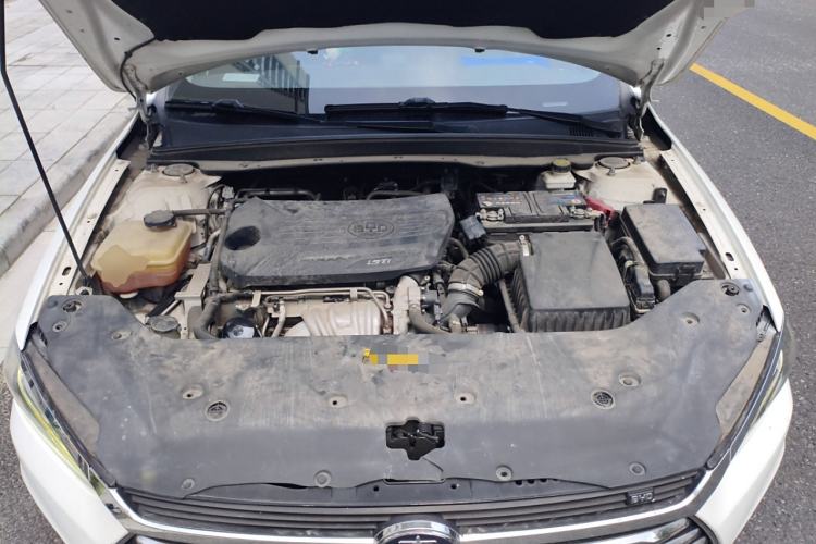 Used BYD Qin Pro 2019 Super Edition 1.5TI Automatic Smart Connect FENGSHANG Model China VI Standard Engine Bay